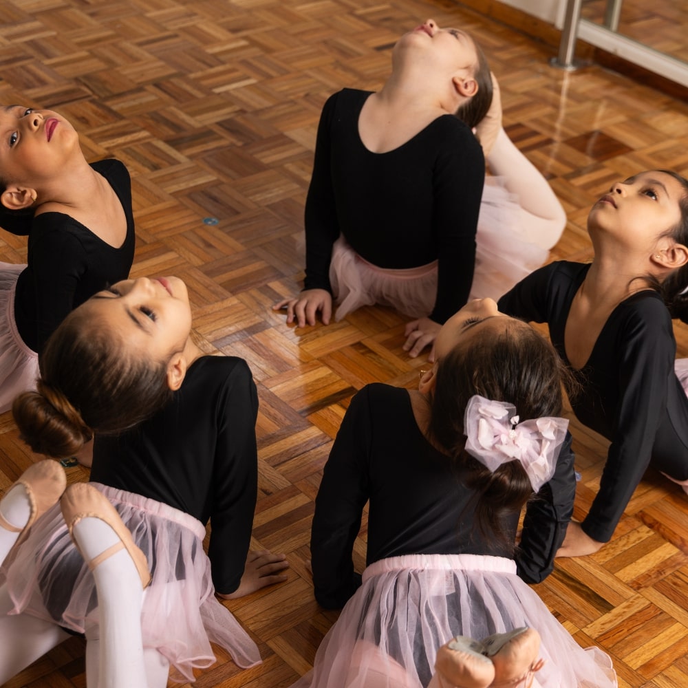 Kinder con aulas para actividades artisticas