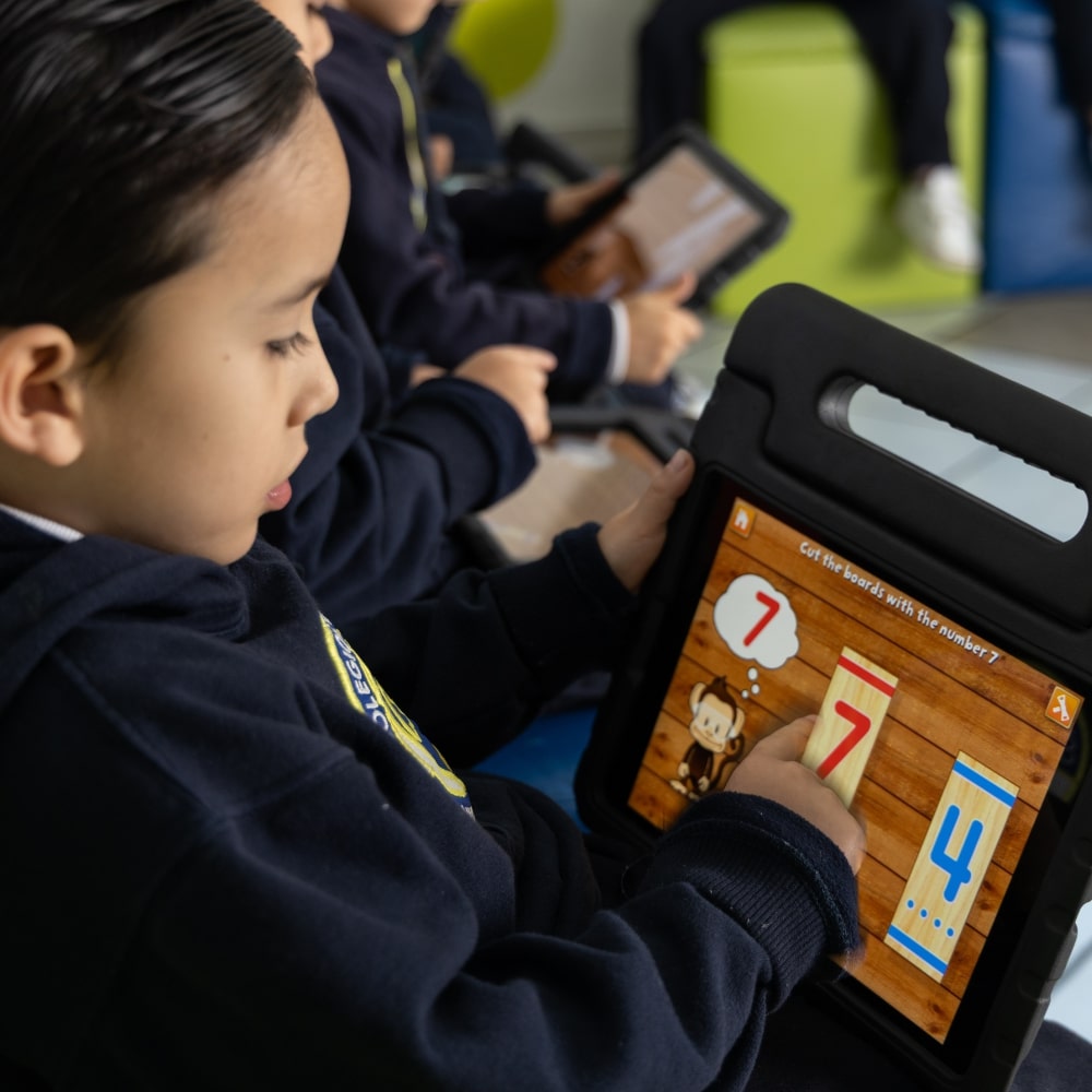 Kinder con aulas multimedia